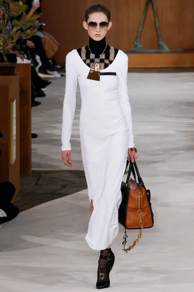 Look 18